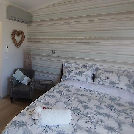 The Bay Lodge Pohara Bagian luar foto