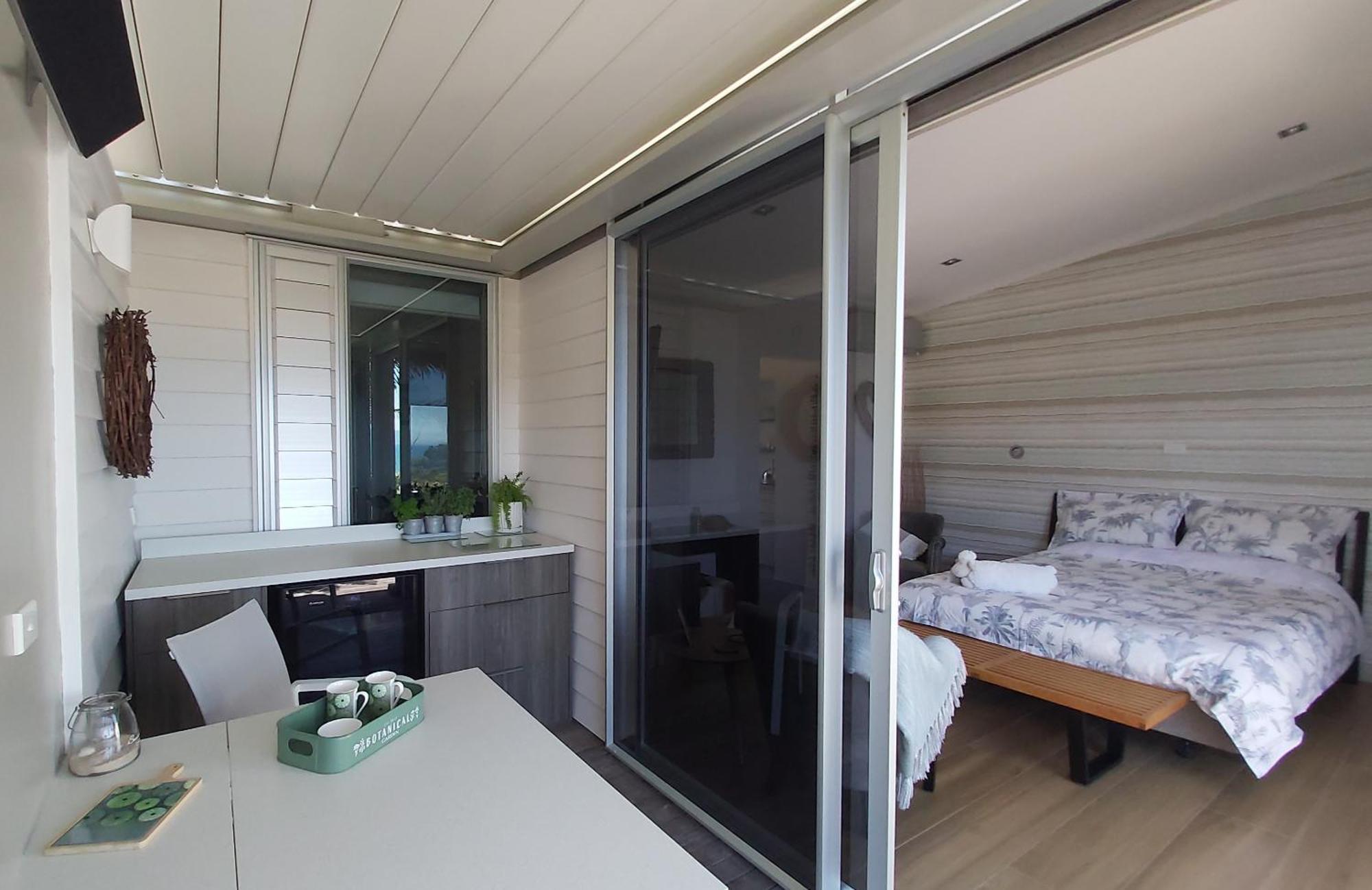 The Bay Lodge Pohara Bagian luar foto