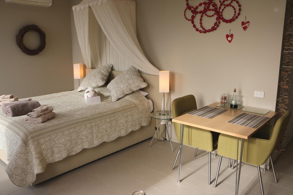 The Bay Lodge Pohara Bagian luar foto